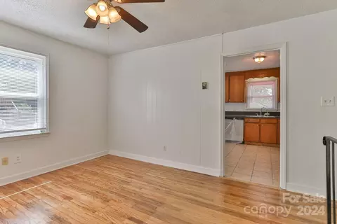 715 E 11th St, Newton, NC 28658 photo 9