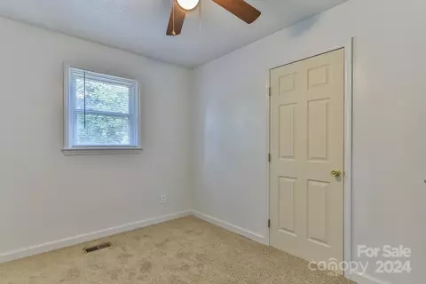 715 E 11th St, Newton, NC 28658 photo 17