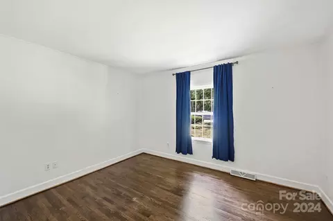 Bedroom - 207 Crescent Dr, Davidson, NC 28036 photo 1 of 4