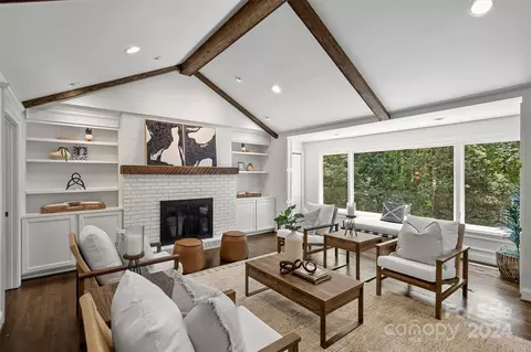 207 Crescent Dr, Davidson, NC 28036