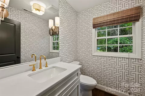 Bath - 207 Crescent Dr, Davidson, NC 28036 photo 1 of 4