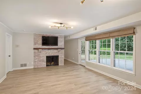 Living - 207 Crescent Dr, Davidson, NC 28036 photo 7 of 7