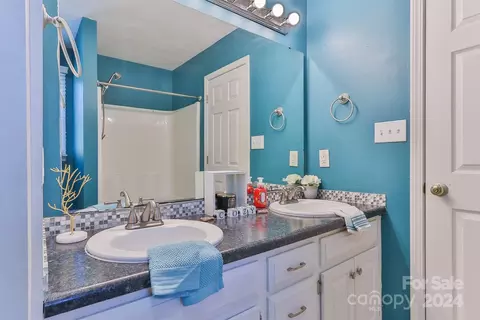 Bath - 4916 Stone Dr, Conover, NC 28613 photo 5 of 5