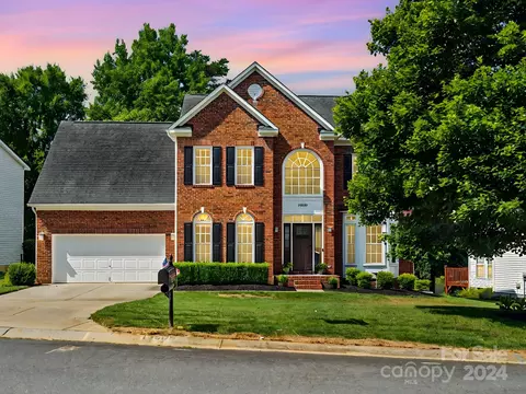 13508 Honeytree Ln, Pineville, NC 28134