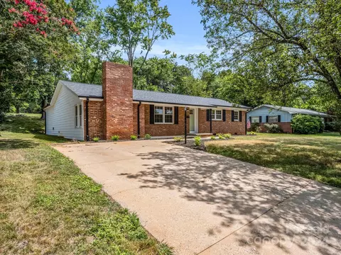 164 N Woodland Ave, Forest City, NC 28043