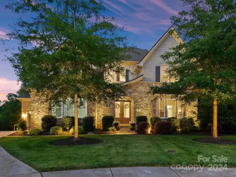 108 Walker Falls Way, Matthews, NC 28104