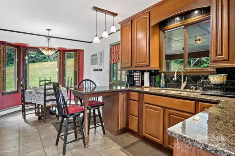 35 Sunset Dr, Marion, NC 28752 photo 11