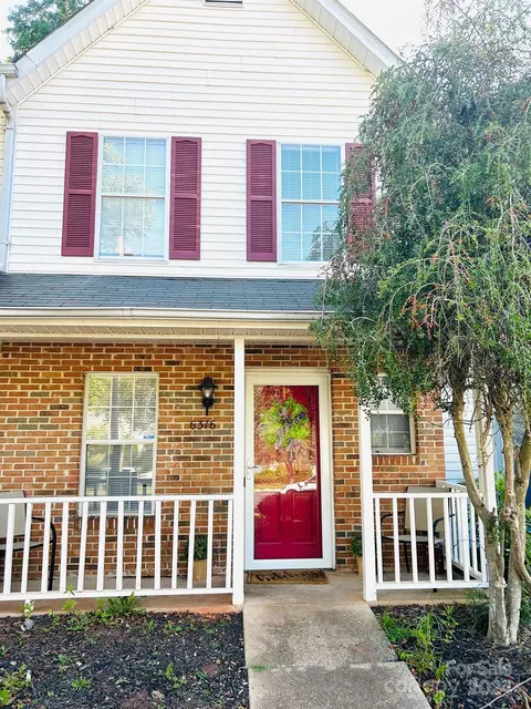 6316 Windsor Gate Ln, Charlotte, NC 28215