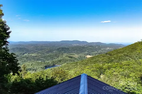 1000 Running Deer Trl, Boone, NC 28607