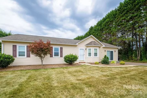 6225 Oxford School Rd, Claremont, NC 28610
