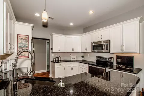 5130 Waterside Cir, Sherrills Ford, NC 28673 photo 8