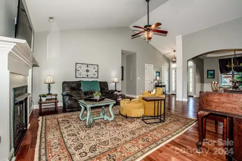 5130 Waterside Cir, Sherrills Ford, NC 28673 photo 7