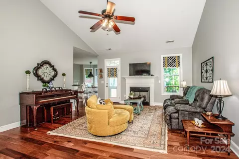 5130 Waterside Cir, Sherrills Ford, NC 28673 photo 6