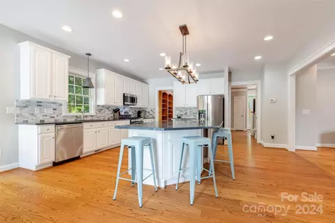 Kitchen - 539 Fourth Baxter Xing, Fort Mill, SC 29708 photo 2 of 4