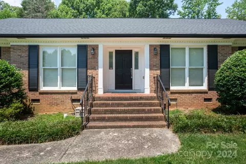 5511 Faulconbridge Rd, Charlotte, NC 28227