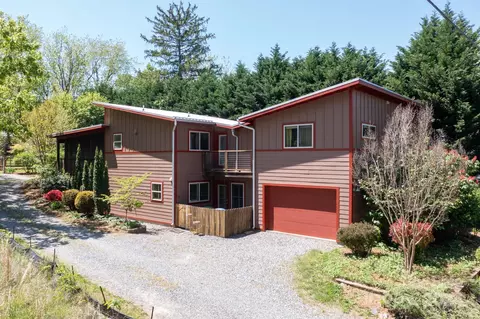 37 Howard St, Asheville, NC 28806