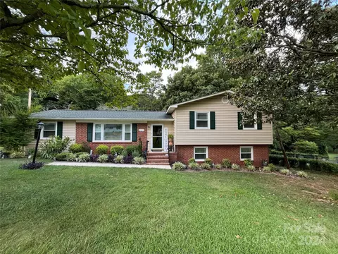 6705 Terry Ln, Charlotte, NC 28215