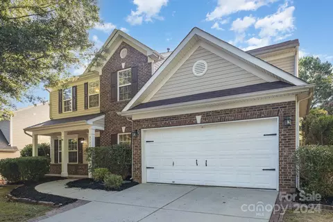 8705 Sedgeburn Dr, Charlotte, NC 28278