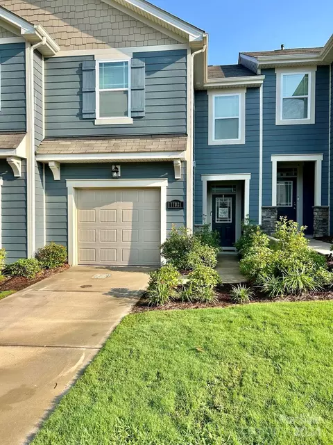 17021 Carolina Hickory Dr, Huntersville, NC 28078