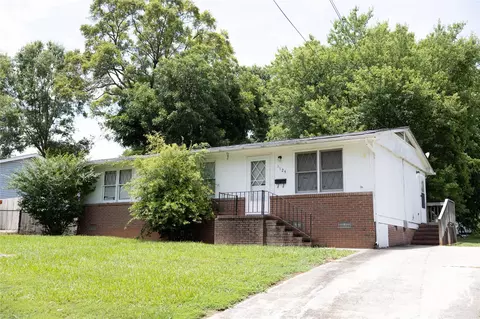 1124 Balthis Dr, Gastonia, NC 28054