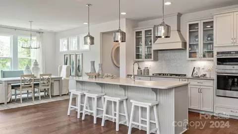124 Nicholson Ln, Mooresville, NC 28115