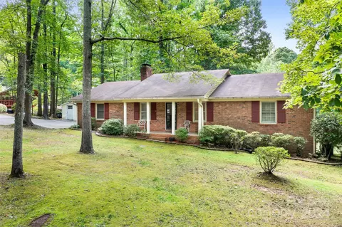 918 Blacksnake Rd, Stanley, NC 28164