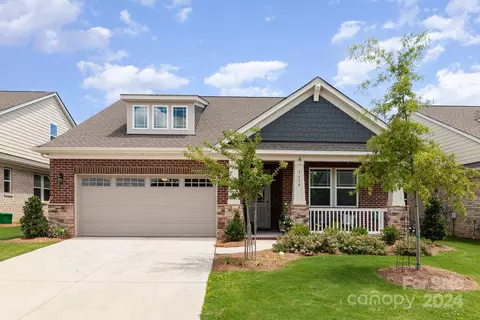 3614 Marchers Trace Dr, Charlotte, NC 28227