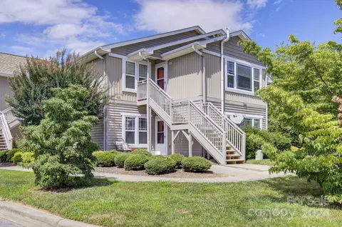 155 Morningside Ln, Hendersonville, NC 28792