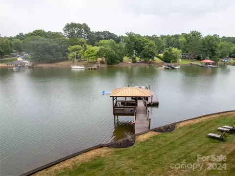 7036 Hidden Harbor Ln, Sherrills Ford, NC 28673