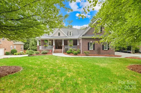 5211 Shannamara Dr, Matthews, NC 28104