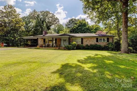 607 Eaker Cir, Cherryville, NC 28021