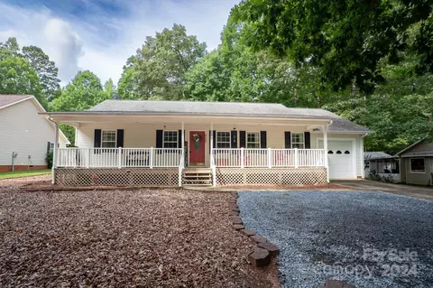 157 Woodrun Dr, Mount Gilead, NC 27306