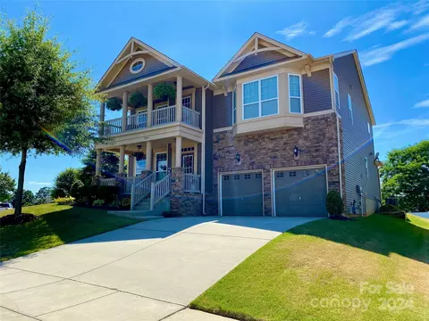 201 Silverspring Pl, Mooresville, NC 28117