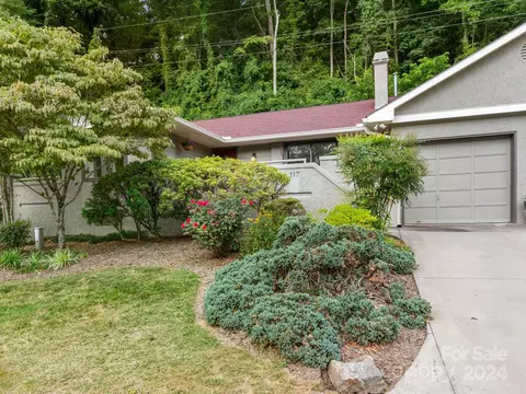 117 Willow Lake Dr, Asheville, NC 28805