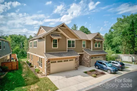 570 Sweet Birch Park Dr, Black Mountain, NC 28711