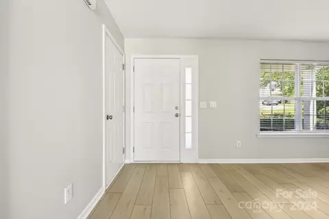 10793 Traders Ct, Davidson, NC 28036 photo 4