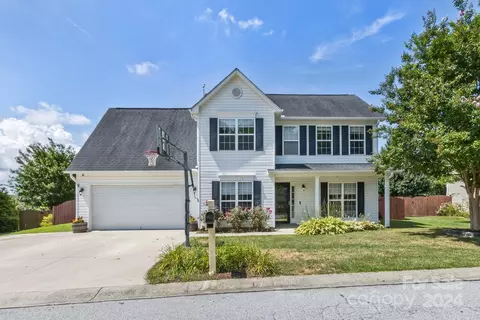 233 Black River Rd, Fletcher, NC 28732