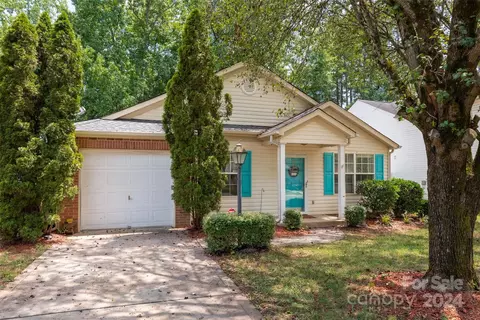 8019 Bristle Ln, Charlotte, NC 28214