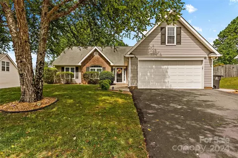 610 Wallridge Dr, Winston Salem, NC 27106