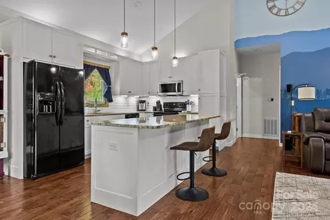 3500 Silver Creek Rd, Mill Spring, NC 28756 photo 4