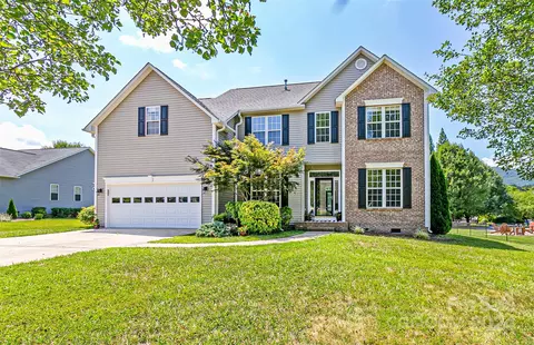 48 Poplar Grove Ct, Fletcher, NC 28732