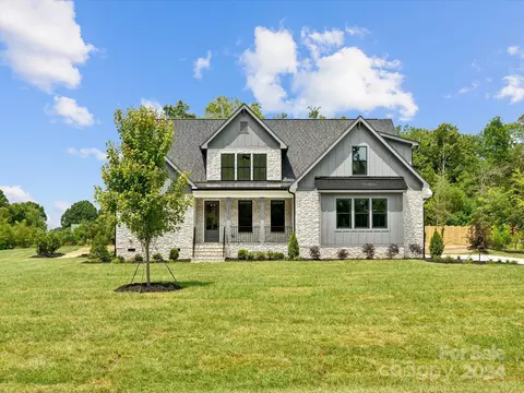 1375 Cranwell Dr, Mount Ulla, NC 28125