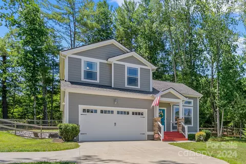 292 Driftwood Ln, Mills River, NC 28759