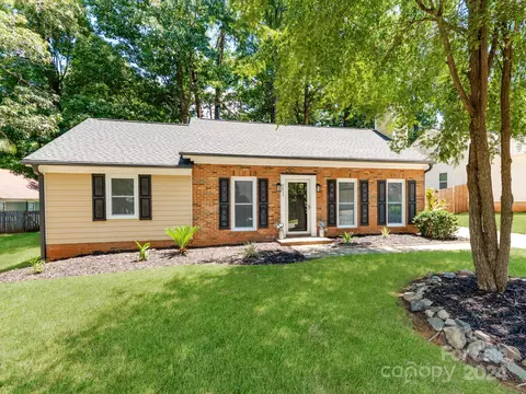 8411 Milton Morris Dr, Charlotte, NC 28227