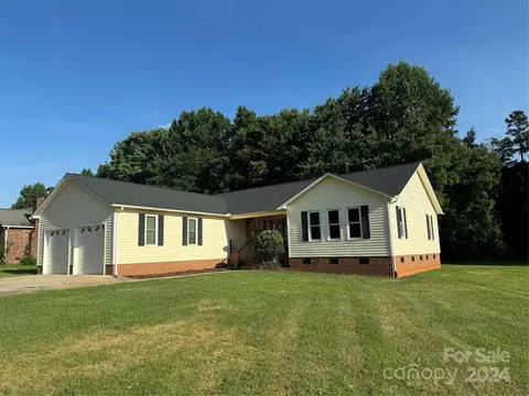 112 E Kerns St, Granite Quarry, NC 28146
