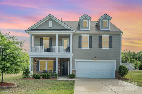 6086 Starnes Dr, Harrisburg, NC 28075
