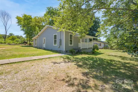 1021 Wall St, Statesville, NC 28677