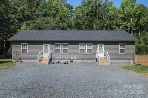 407 A B Spring St, Denton, NC 27239