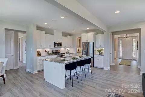 166 Glenn Dr, Mooresville, NC 28115