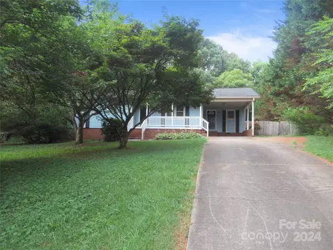 642 Park Cir, Lincolnton, NC 28092